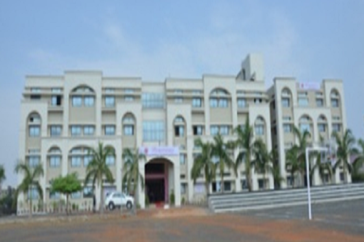 https://cache.careers360.mobi/media/colleges/social-media/media-gallery/9570/2020/9/26/Campus of Renaissance Institute of Management Studies Chandrapur_Campus-View.png